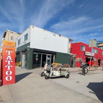 Venice Beach Boardwalk - Tattoo Sign and Parlor - Beaches Near Me - Venice, California Venice Beach Boardwalk - Tattoo Sign and Parlor - Beaches Near Me - Venice, California