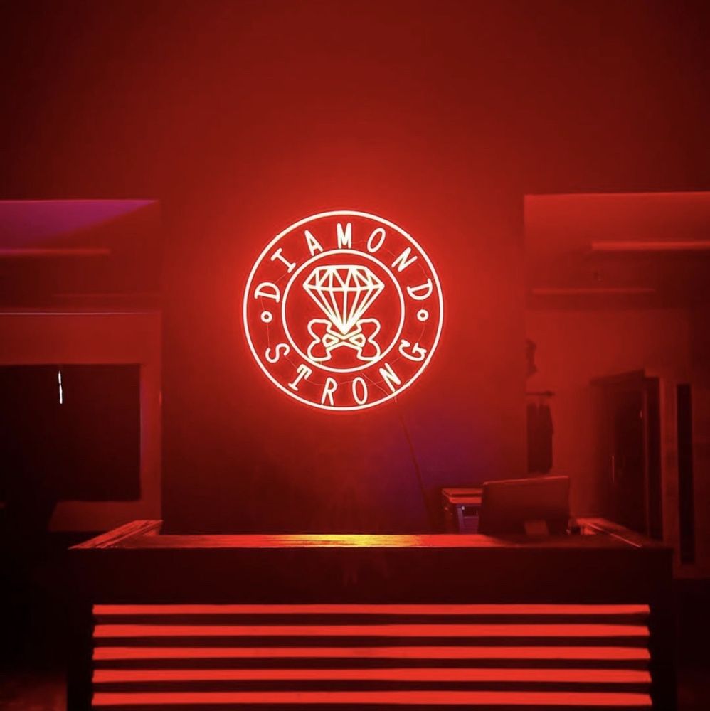 Diamond Strong Fitness & Cryotherapy Logo