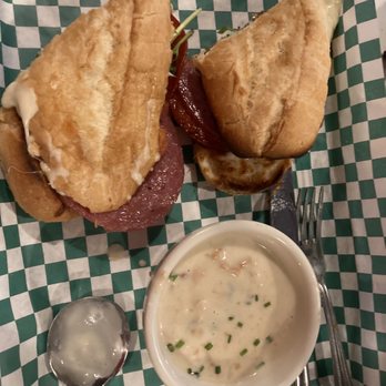 The Farehouse - Italian Sub and clam chowder - Pizza Near Me - Taylors, South Carolina The Farehouse - Italian Sub and clam chowder - Pizza Near Me - Taylors, South Carolina