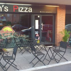 Italian's Pizza - Front