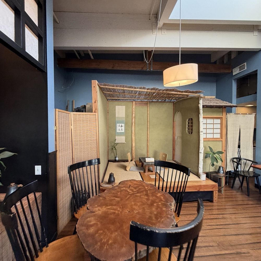 Blue Willow Teaspot - Seating areas - Tea Rooms Near Me - Berkeley, California Blue Willow Teaspot - Seating areas - Tea Rooms Near Me - Berkeley, California