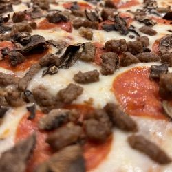 The Backwaters At The Landing - Pizza