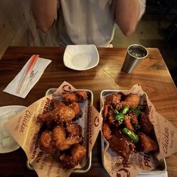 Original Fried Wings with Sauce Original Fried Wings with Sauce