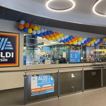 Aldi - At the entrance - Discount Store Near Me - Munich, BY