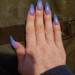 Amazing work super impressed and have never felt more welcomed in any nail salon I will definitely be going to this nail salon frok now on.