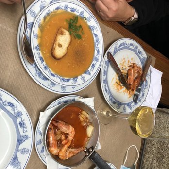 Taberna Dos Mercadores - Prawns cooked with butter and seafood soup. - Tabernas Near Me - Porto, 13 Taberna Dos Mercadores - Prawns cooked with butter and seafood soup. - Tabernas Near Me - Porto, 13