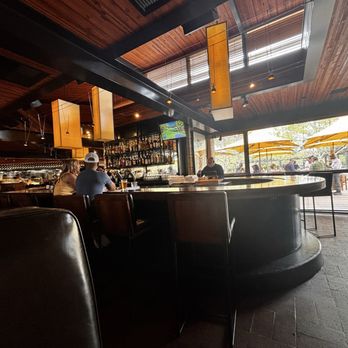 R+D Kitchen - The u shaped bar - New American Near Me - Yountville, California R+D Kitchen - The u shaped bar - New American Near Me - Yountville, California