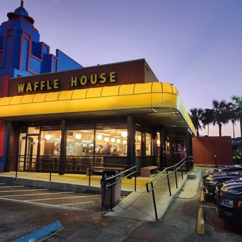 Waffle House - the outside of the restaurant - Breakfast & Brunch Near Me - Orlando, Florida Waffle House - the outside of the restaurant - Breakfast & Brunch Near Me - Orlando, Florida