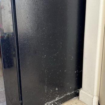 Kehlanis Cleaning - Fridge not pulled out (like promised in a full cleaning) - Home Cleaning Near Me - Wailuku, Hawaii