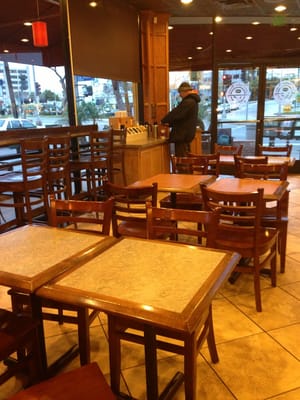The Coffee Bean & Tea Leaf by null