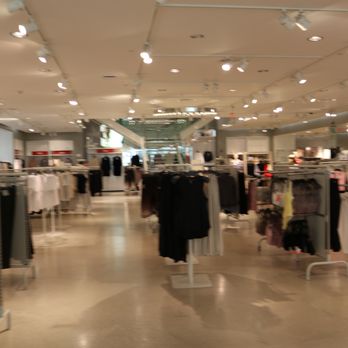 H&M - Women's Clothing Near Me - Honolulu, Hawaii