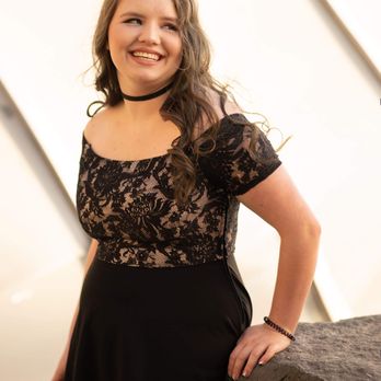 Bebe Salon - Hair n makeup for senior photos - Hair Salons Near Me - Hillsboro, Oregon Bebe Salon - Hair n makeup for senior photos - Hair Salons Near Me - Hillsboro, Oregon