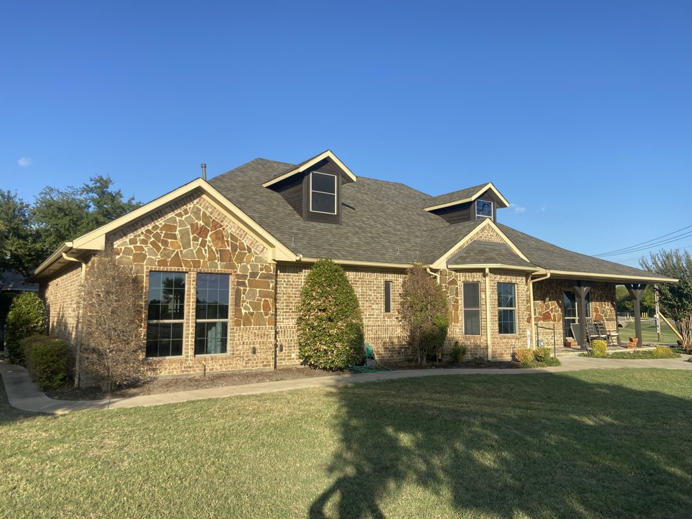 Slide of R&R Roofing