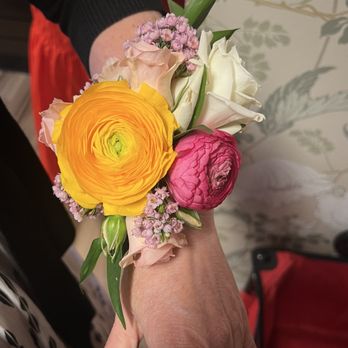The Studio by PGH Candle - My gorgeous corsage - Candle Stores Near Me - Pittsburgh, Pennsylvania The Studio by PGH Candle - My gorgeous corsage - Candle Stores Near Me - Pittsburgh, Pennsylvania
