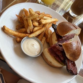 Somerset - Brisket sandwich with fries - American Near Me - Chicago, Illinois Somerset - Brisket sandwich with fries - American Near Me - Chicago, Illinois