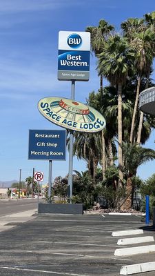 Space Age Restaurant by null