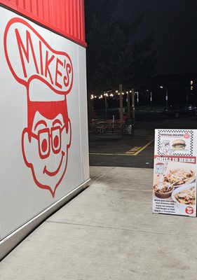 Mike's Drive-In by null