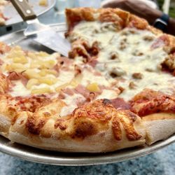 GE-Jo's by the Lake Italian - 1/2 Hawaiian and 1/2 sausage- delicious.