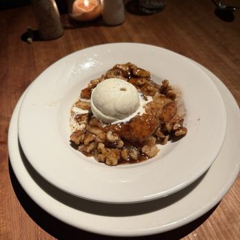Houston's Restaurant - Apple Walnut Cobbler - Steakhouses Near Me - Pasadena, California Houston's Restaurant - Apple Walnut Cobbler - Steakhouses Near Me - Pasadena, California
