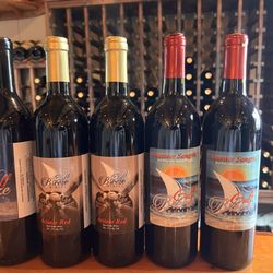 Gulf Breeze Winery - Wine to go please.
