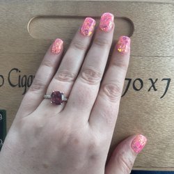 Mainou's Nails - Dip nails with large glitter.
