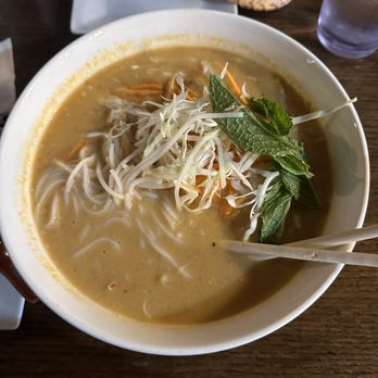 Charming Elephant - Kapoon - Laotian Near Me - Baltimore, Maryland