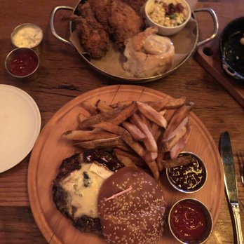 The Pearl - fried chicken with mac n cheese, cinnamon roll, and pub burger - New American Near Me - Columbus, Ohio The Pearl - fried chicken with mac n cheese, cinnamon roll, and pub burger - New American Near Me - Columbus, Ohio
