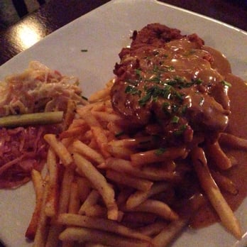 The Fat Bear - Chicken fried steak... delicious but a smidge too salty - American Near Me - London, XGL