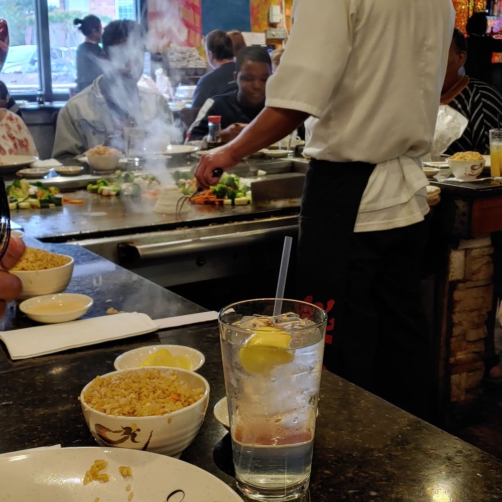 Orient Express - Chef cooking - Chinese Near Me - Atlanta, Georgia