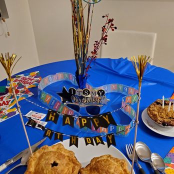 Winston Pies - Apple and Blueberry Mini Pies for Birthday Celebration. Great pies! - Desserts Near Me - Los Angeles, California Winston Pies - Apple and Blueberry Mini Pies for Birthday Celebration. Great pies! - Desserts Near Me - Los Angeles, California