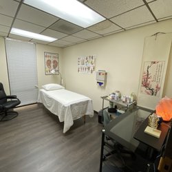 Mountain Path Acupuncture and Chinese Medicine - Another of our treatment rooms at Mountain Path Acupuncture and Chinese Medicine