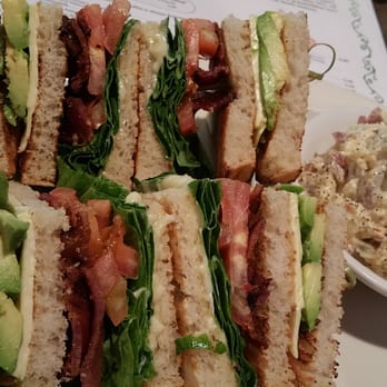 Hi-Lo Cafe - I had the BLAST a fancy blt. Yum. Strawberry lemonade was great. Husband had chicken fried steak. Nice  roadside diner. - American Near Me - Weed, California