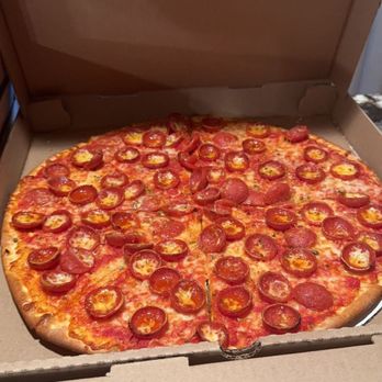 The Ricochet - Pizza Near Me - Derry, New Hampshire