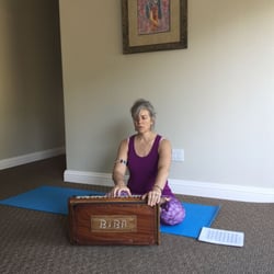 Dharana Sanctuary - Chanting during 1/2 day retreat