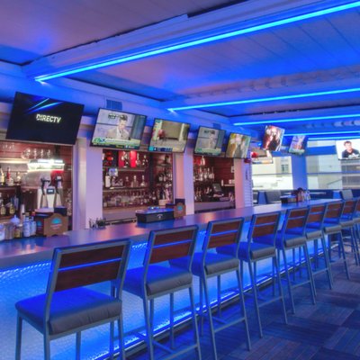 OVER UNDER SPORTSBOOK ROOFTOP LOUNGE - Updated December 2025 - 122 ...