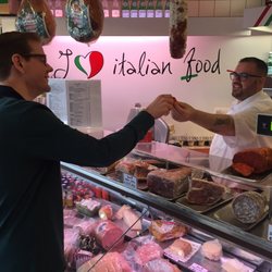 Lo Sbrano - Trying the meat deli