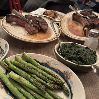 Peter Luger - Spinach and asparagus - Steakhouses Near Me - Brooklyn, New York