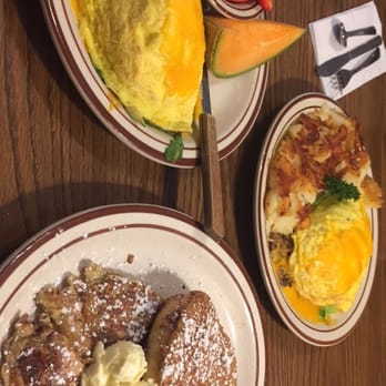 Stagecoach Restaurant - Cinnamon French toast, spinach & mushroom omelettes - American Near Me - Elk Grove, California