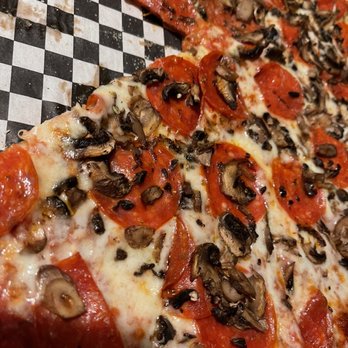 D'amore's Pizza - Perfect amount of toppings - Pizza Near Me - Canoga Park, California