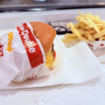 In-N-Out Burger - Burgers Near Me - Daly City, California In-N-Out Burger - Burgers Near Me - Daly City, California