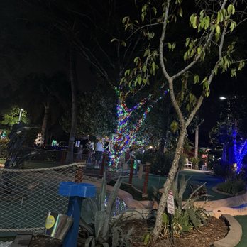 Putt'n Around - Holiday Lights - Mini Golf Near Me - Delray Beach, Florida Putt'n Around - Holiday Lights - Mini Golf Near Me - Delray Beach, Florida