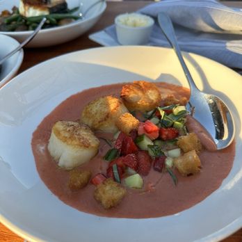 Ray's Boathouse - Diver scallops - New American Near Me - Seattle, Washington