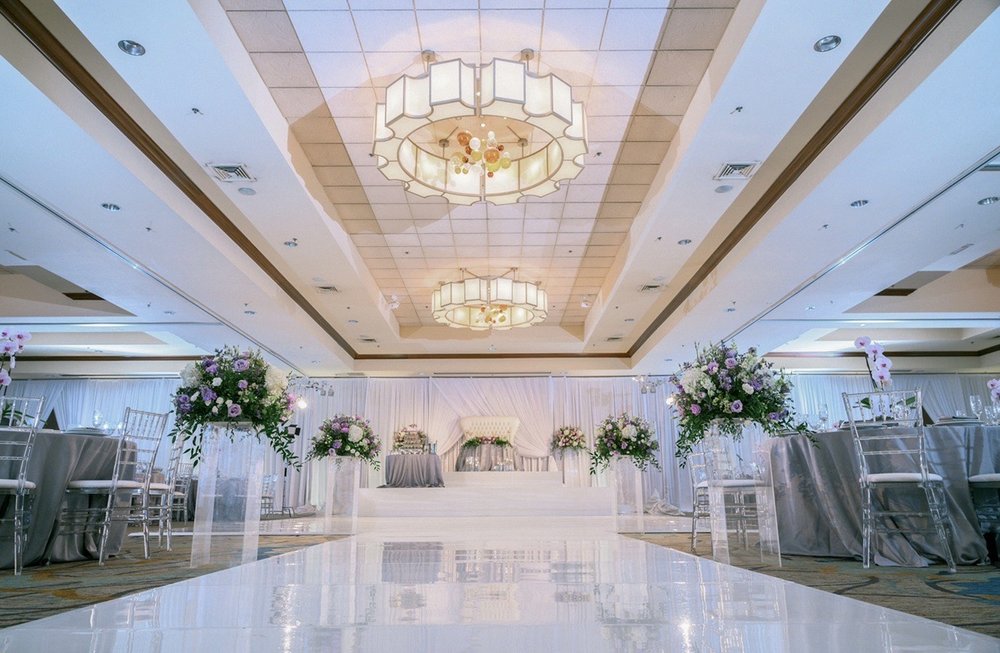 CHIAVARI CHAIR RENTALS 29 Photos & 39 Reviews 3430 W Maywood Ave