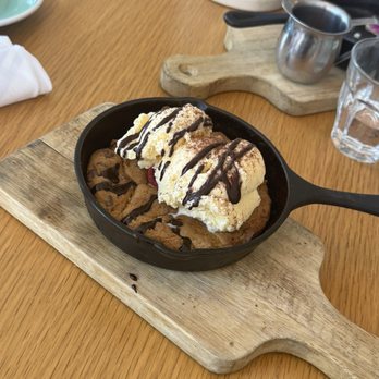 Bluestone Lane - Chocolate Chip Cookie Skillet - so good! Not too sweet. - Coffee & Tea Near Me - Orange, California