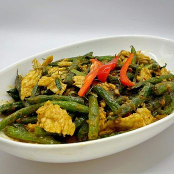 Ban Hua Sai - Green bean prig kling - Thai Near Me - Seattle, Washington