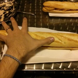 La Cantonada de Sant Joan - Un bocata normal, mas de media barra !