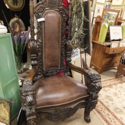 Piccolo Antique Mall - Large Throne