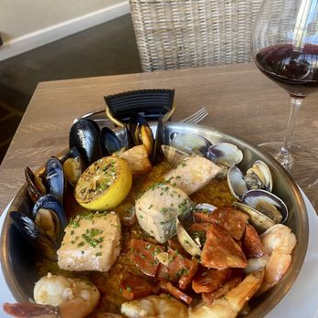 El Dorado Kitchen - Seafood paella - New American Near Me - Sonoma, California El Dorado Kitchen - Seafood paella - New American Near Me - Sonoma, California
