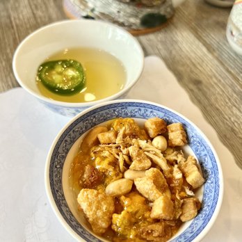 Da Nang Quan - BÁNH BÈO NHÂN TÔM THỊT BA CHĨ (4) - $11 - Little Steamed rice cakes with shrimp and pork toppings. - Vietnamese Near Me - Oakland, California Da Nang Quan - BÁNH BÈO NHÂN TÔM THỊT BA CHĨ (4) - $11 - Little Steamed rice cakes with shrimp and pork toppings. - Vietnamese Near Me - Oakland, California