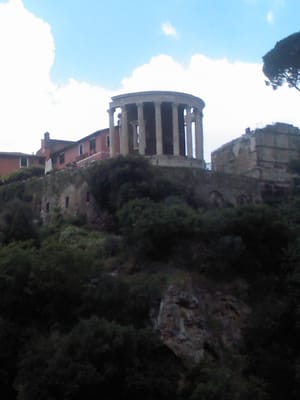 Tempio di Vesta by null